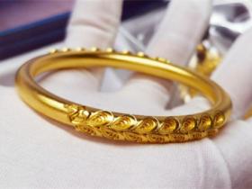 黄金回收价格权威解读:如何精准评估黄金价值?