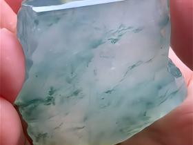 冰种翡翠属于什么档次?从质地到价值全面解析