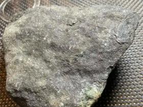 缅甸翡翠原石购买指南:从入门到精通的实用攻略