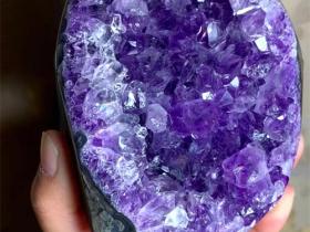 紫水晶:千年灵石的现代作用解析